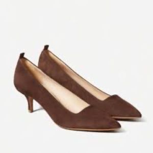 Size 10, fits like a size 9- New The Editor Heel